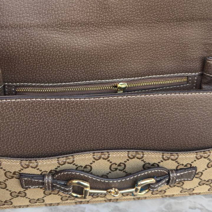 Gucci Horsebit Shoulder Bag in Sleek Black Leather 👜✨