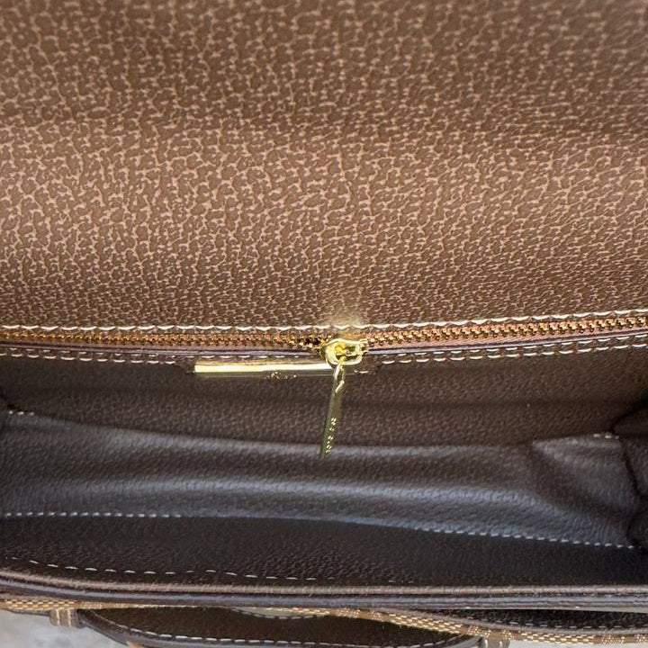 Gucci Horsebit Shoulder Bag in Sleek Black Leather 👜✨