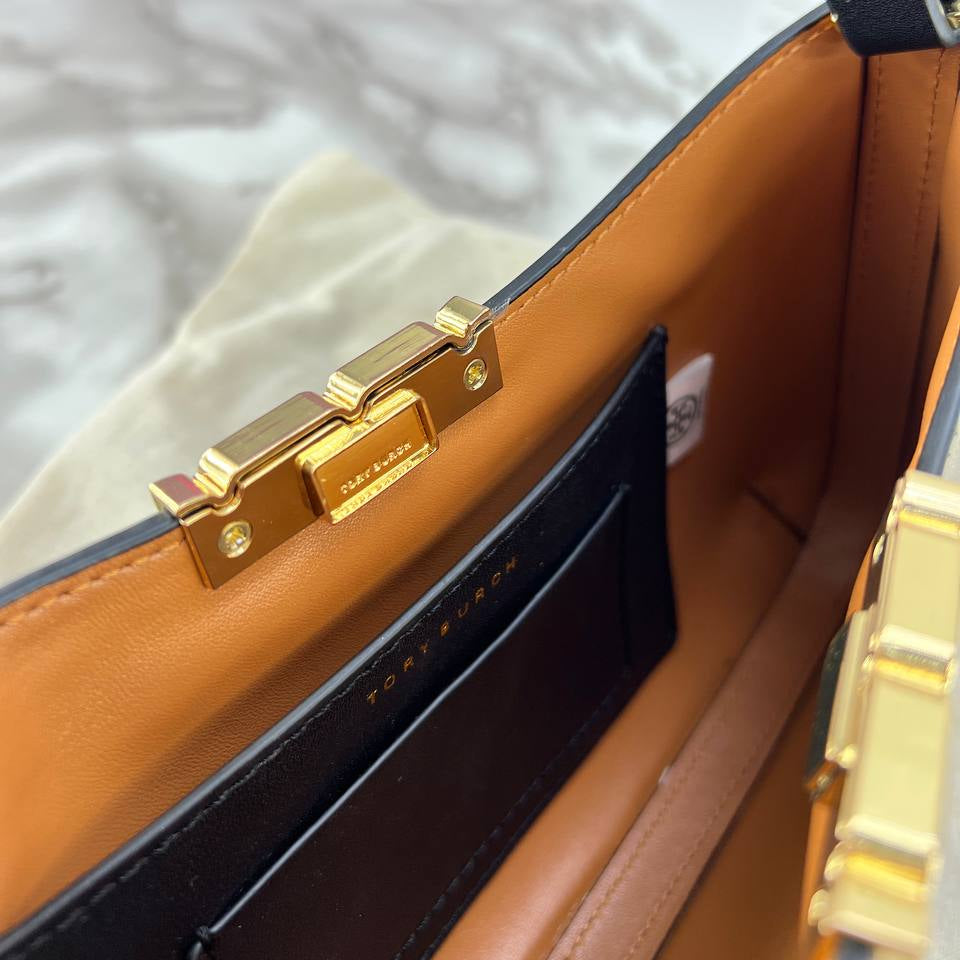Tory Burch Eleanor Small Baguette Bag in Black Leather 🖤👜✨