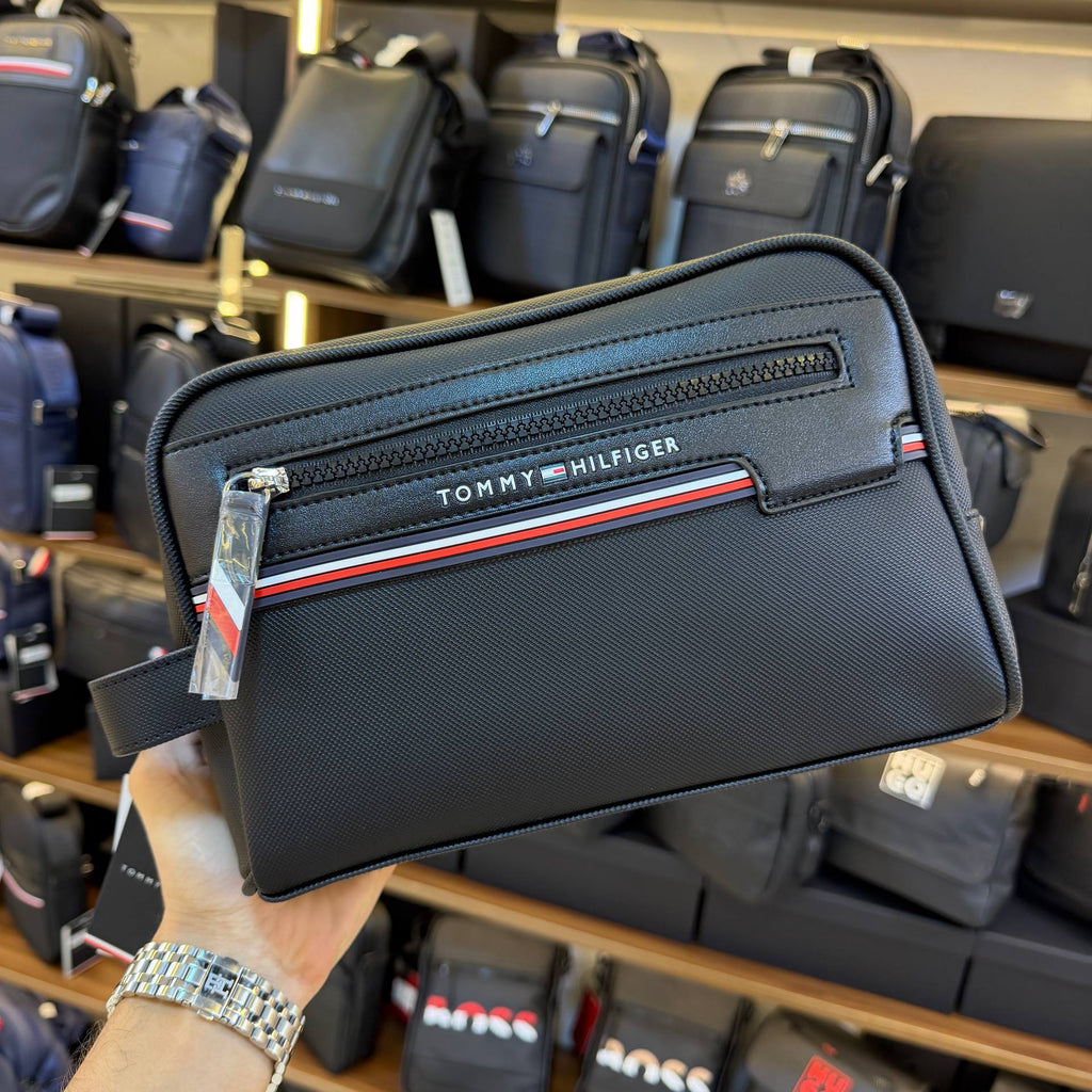 Tommy Hilfiger Signature Stripe Toiletry Bag in Black ✈️💼