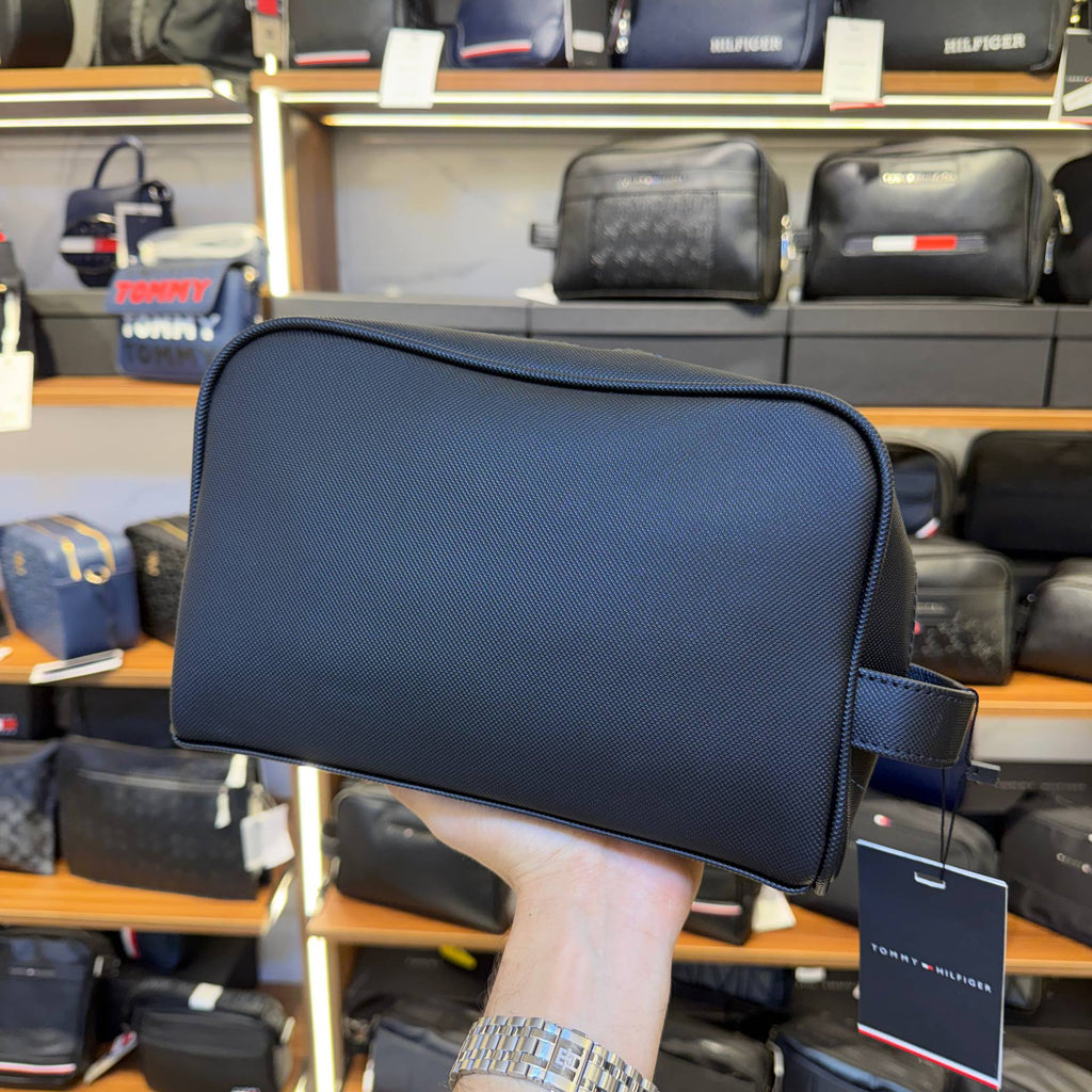 Tommy Hilfiger Signature Stripe Toiletry Bag in Black ✈️💼