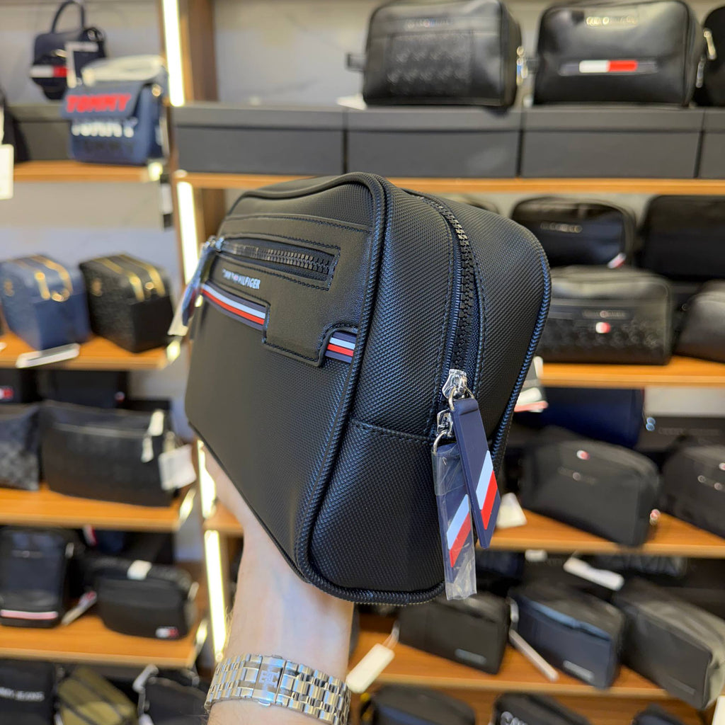 Tommy Hilfiger Signature Stripe Toiletry Bag in Black ✈️💼