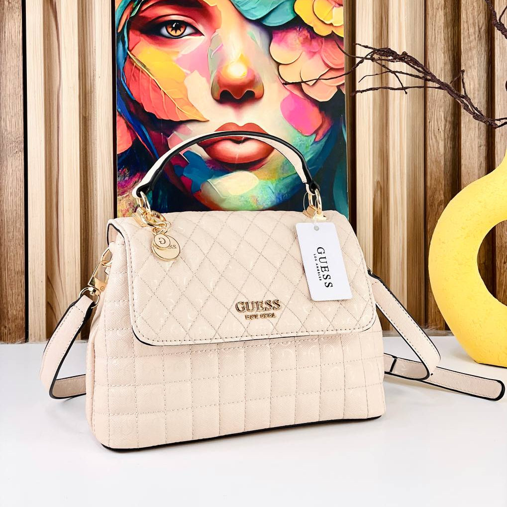 GUESS Beige & Black Bag: Chic Everyday Style 👜🖤