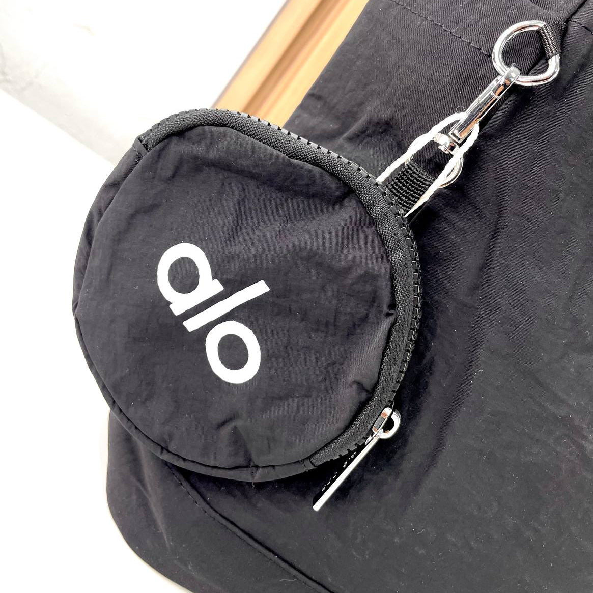 Alo Yoga Pink Tote Bag with Pouch 🌸👛🎀