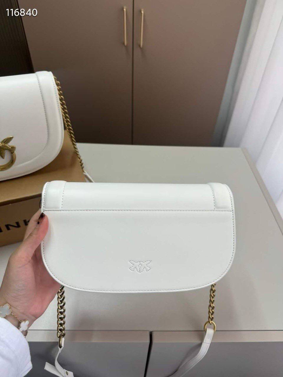 Pinko Shoulder Bag with Signature Gold-Tone Bird Hardware 🕊️✨