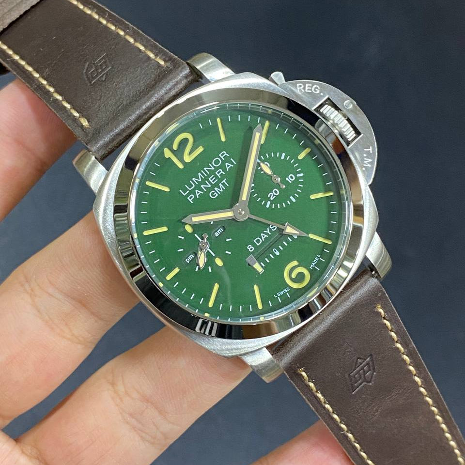 Panerai Luminor Submersible Leather Strap Watch