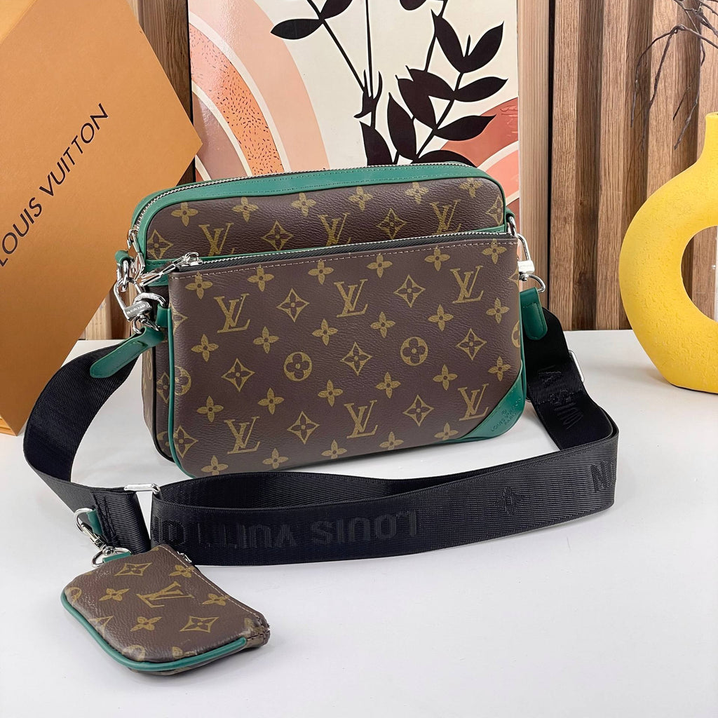 Louis Vuitton Monogram Canvas Crossbody with Detachable Pouch 👜✨
