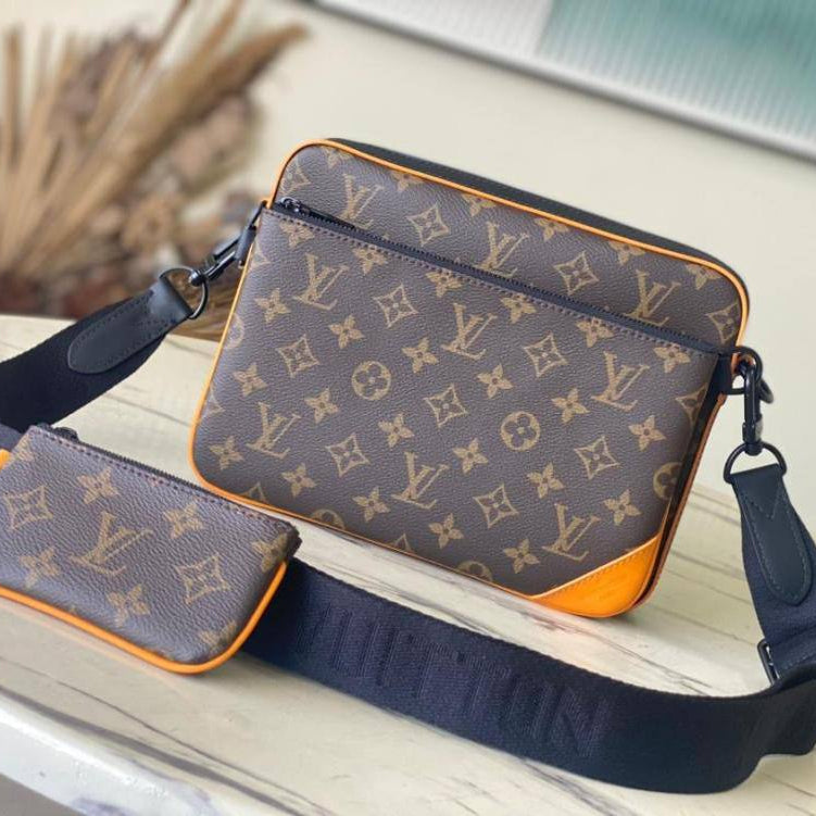 Louis Vuitton Monogram Canvas Crossbody with Detachable Pouch 👜✨