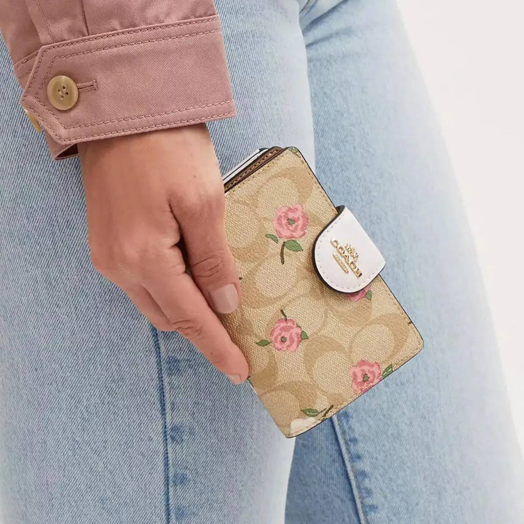 Coach Signature Floral Print Medium Corner Zip Wallet 🌸👜