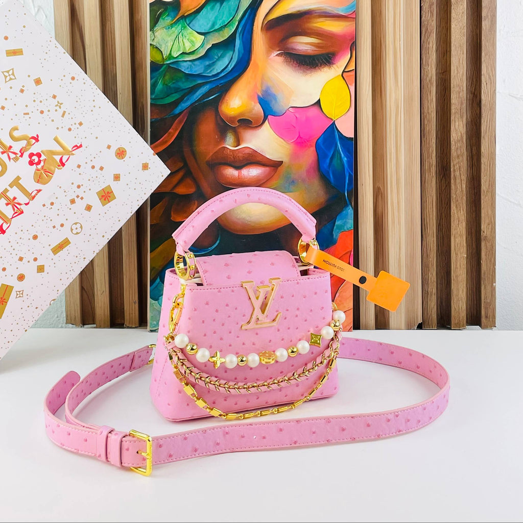 Pink Ostrich Texture Handbag with Pearl & Gold Chain Detail 🌸👜