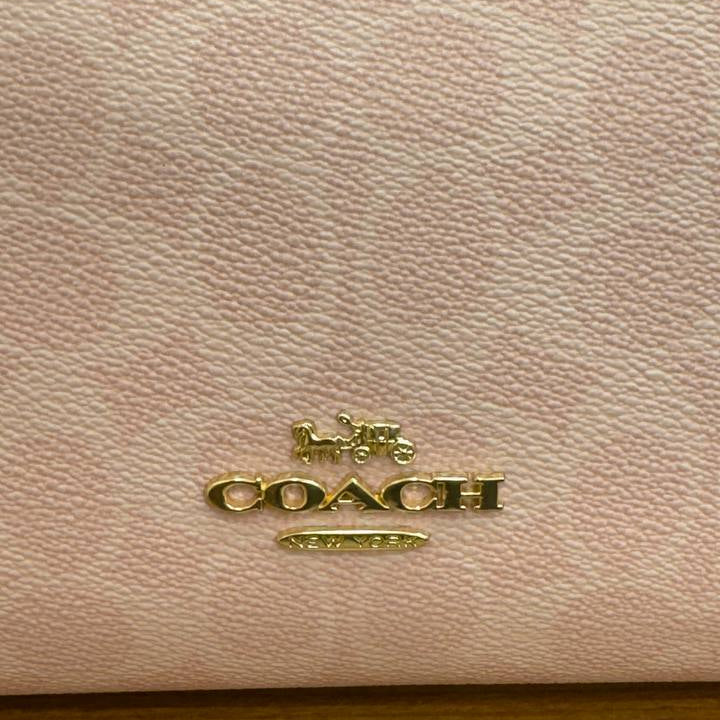 Coach Signature Pink Shoulder Bag with Gold Hardware 🌸👜