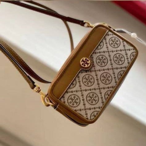 Tory Burch: Classic Black Crossbody 🖤👜💛