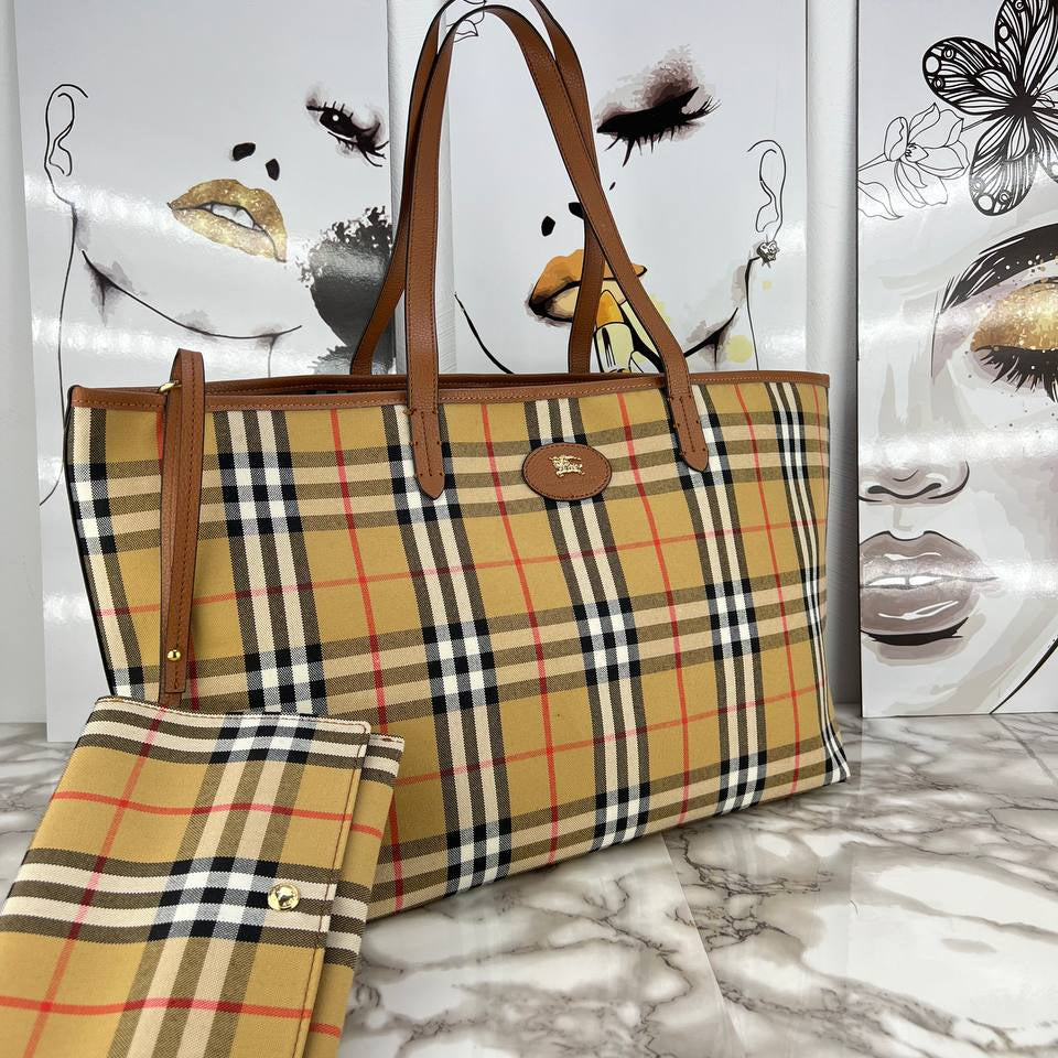 RURBERRY Beige & Brown Tote 👜 Classic Chic Style