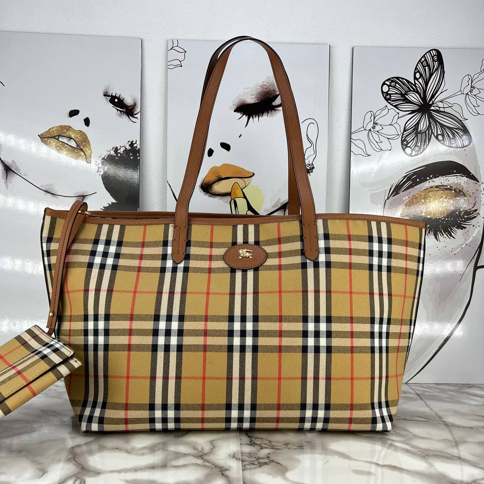 RURBERRY Beige & Brown Tote 👜 Classic Chic Style