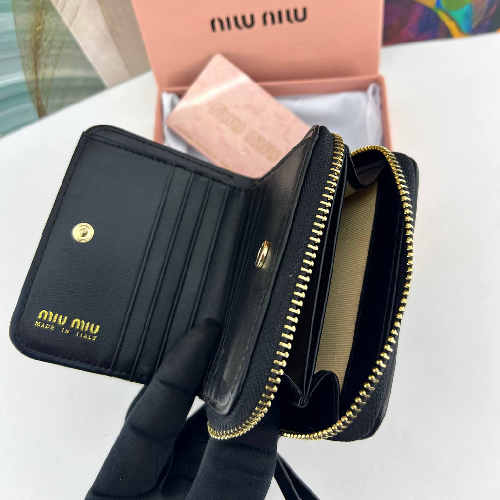 Miu Miu Bi-Fold Wallet: Black & Pink 💖🖤