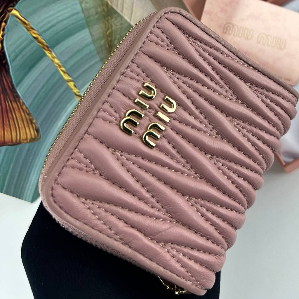 Miu Miu Bi-Fold Wallet: Black & Pink 💖🖤