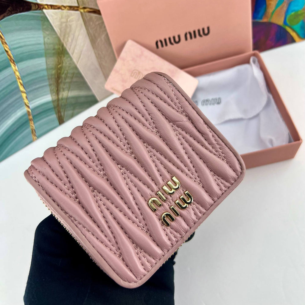 Miu Miu Bi-Fold Wallet: Black & Pink 💖🖤
