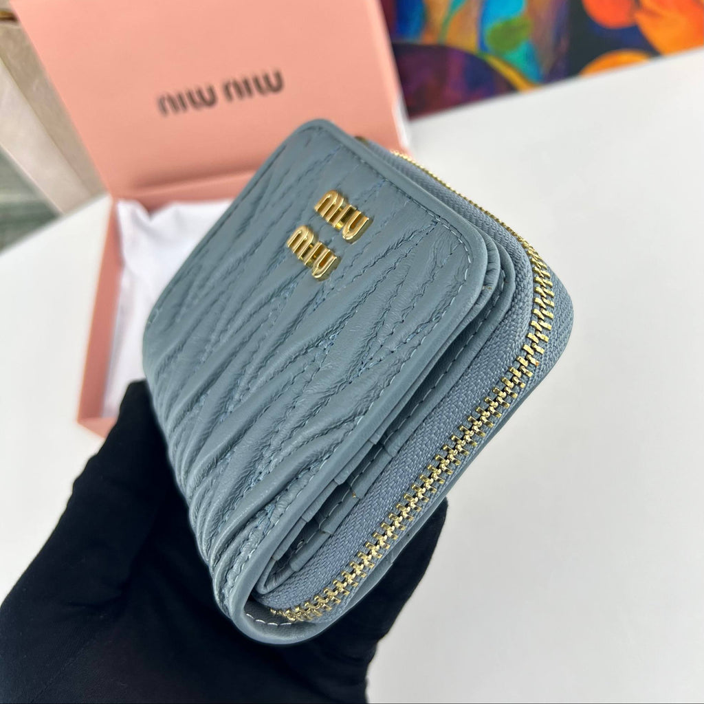 Miu Miu Bi-Fold Wallet: Black & Pink 💖🖤