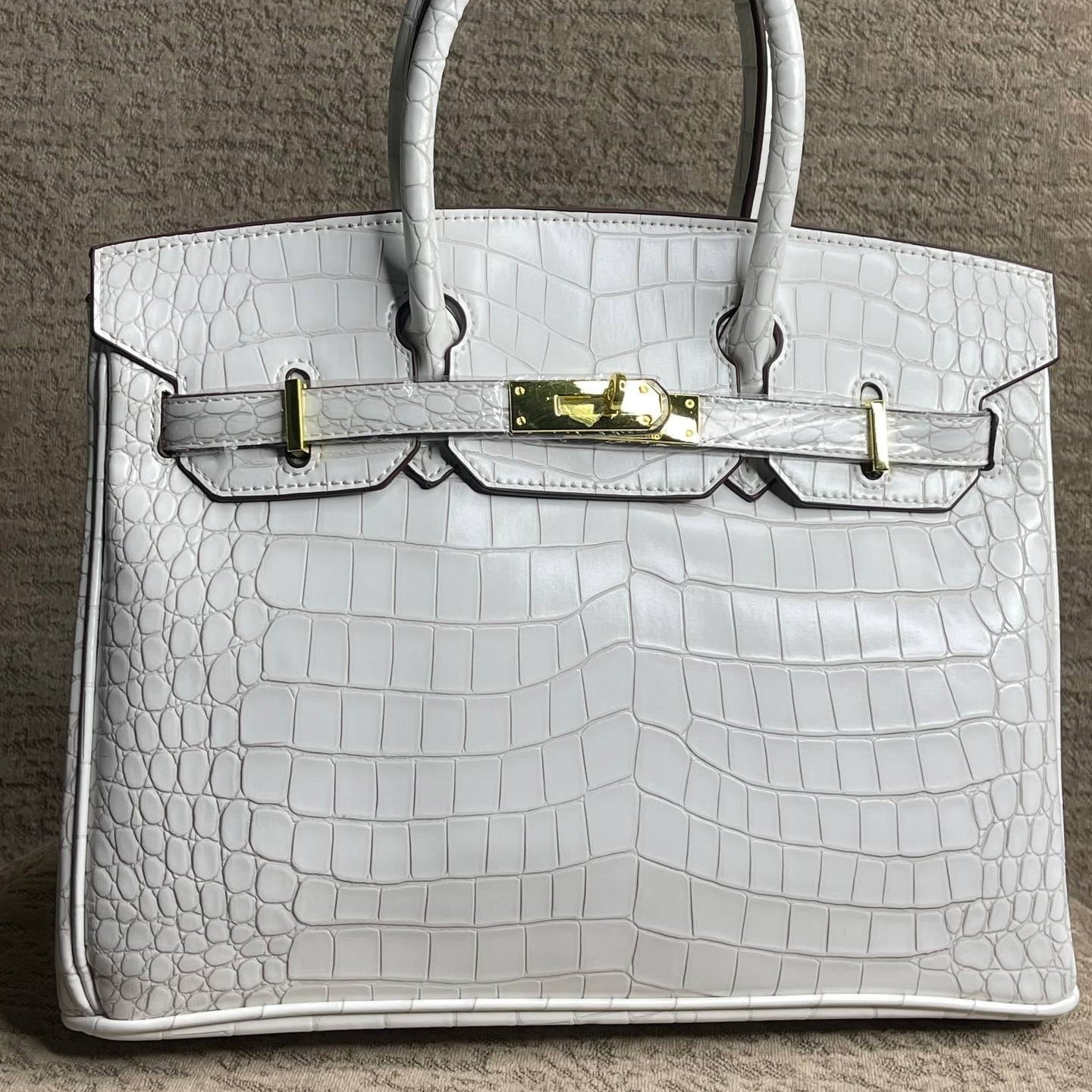 Hermès Beige Bag 👜 Chic Carryall 🤍❤️🖤