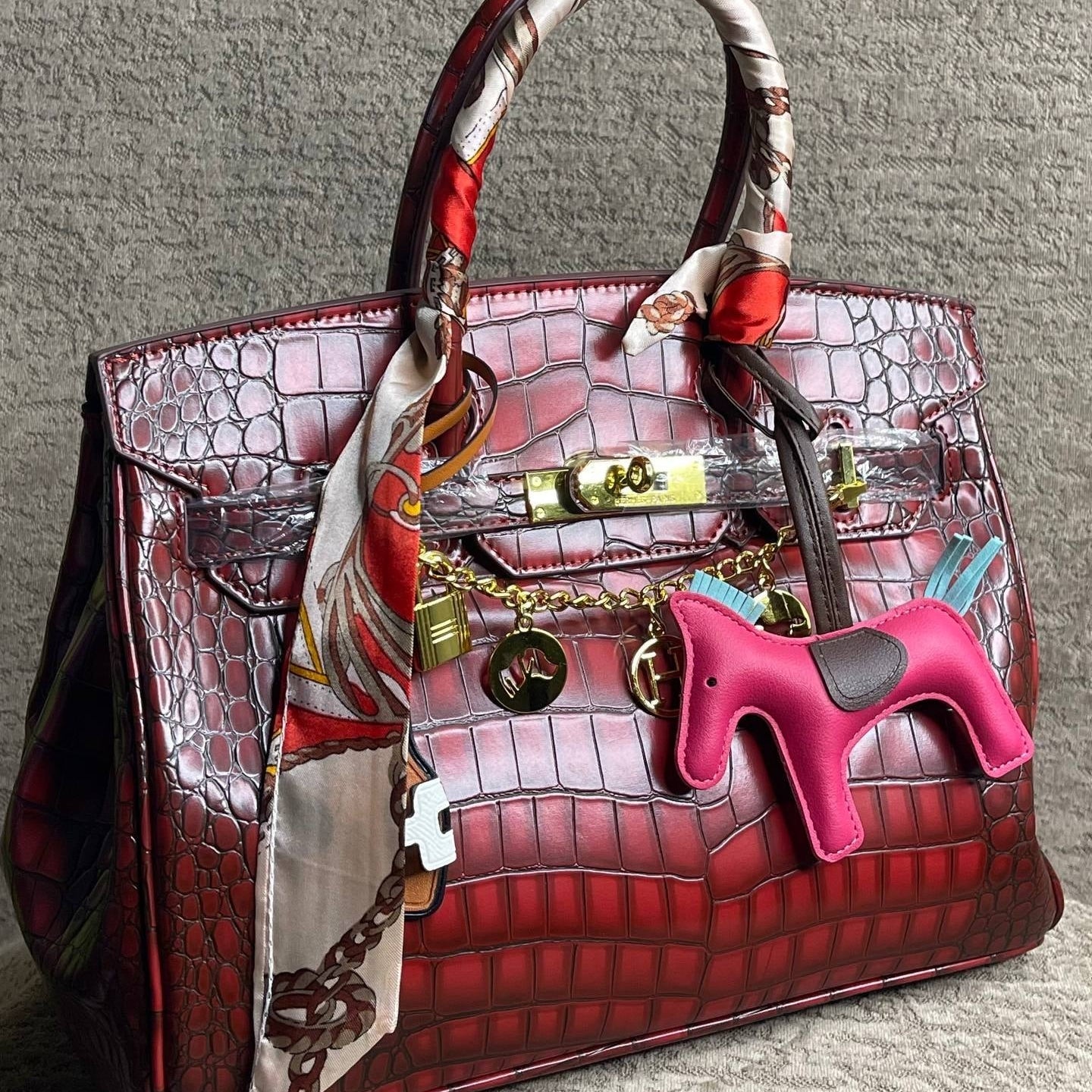Hermès Beige Bag 👜 Chic Carryall 🤍❤️🖤