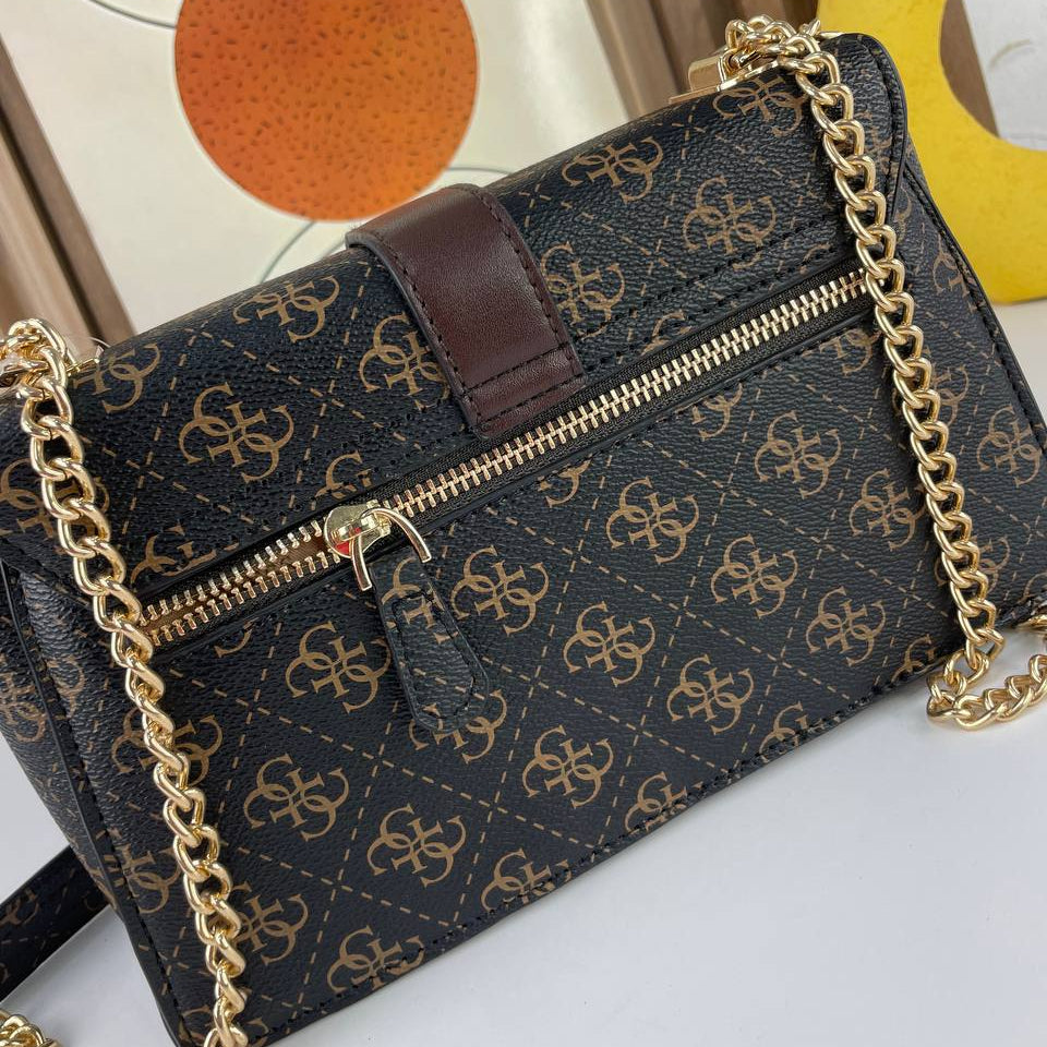 GUESS Chic Carryall 🖤👜 in Black & Brown