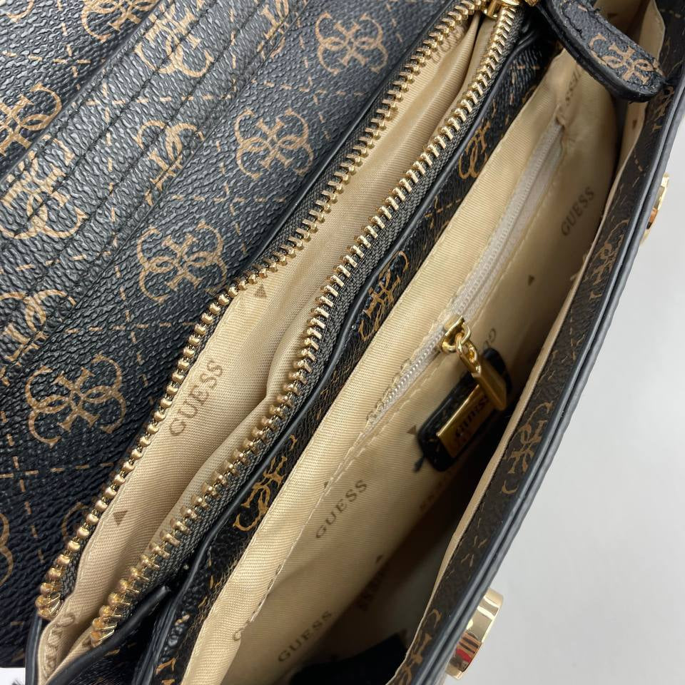 GUESS Chic Carryall 🖤👜 in Black & Brown