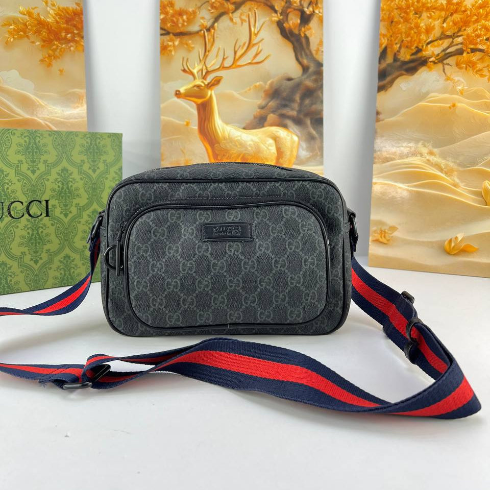 Gucci GG Supreme Monogram Crossbody Bag 👜✨