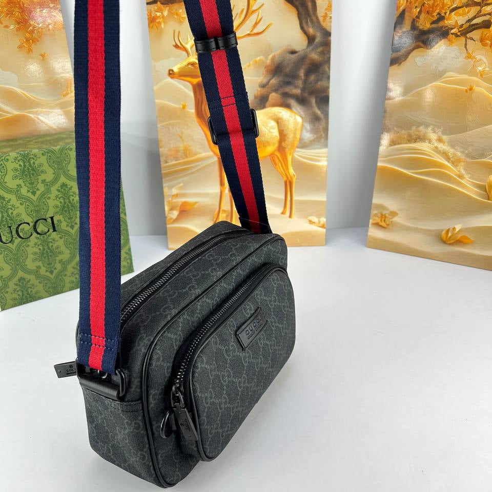 Gucci GG Supreme Monogram Crossbody Bag 👜✨