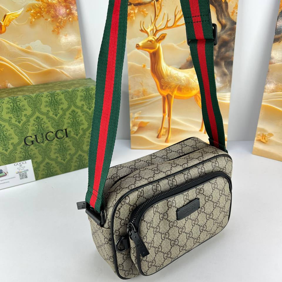 Gucci GG Supreme Monogram Crossbody Bag 👜✨