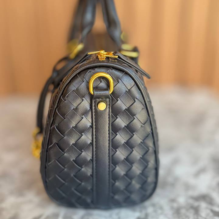 Bottega Veneta Style Woven Handbag with Knot Detail 👜✨