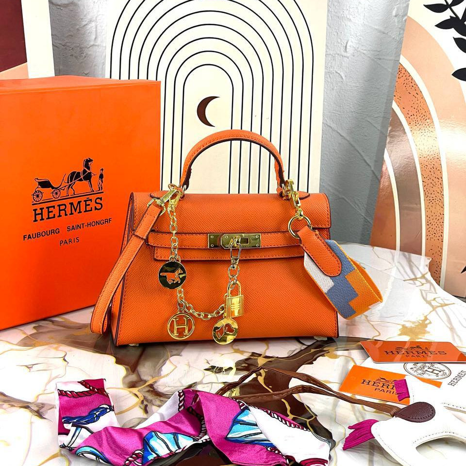 Hermès: Orange Pop Bag 🍊💖🖤 Classic Elegance