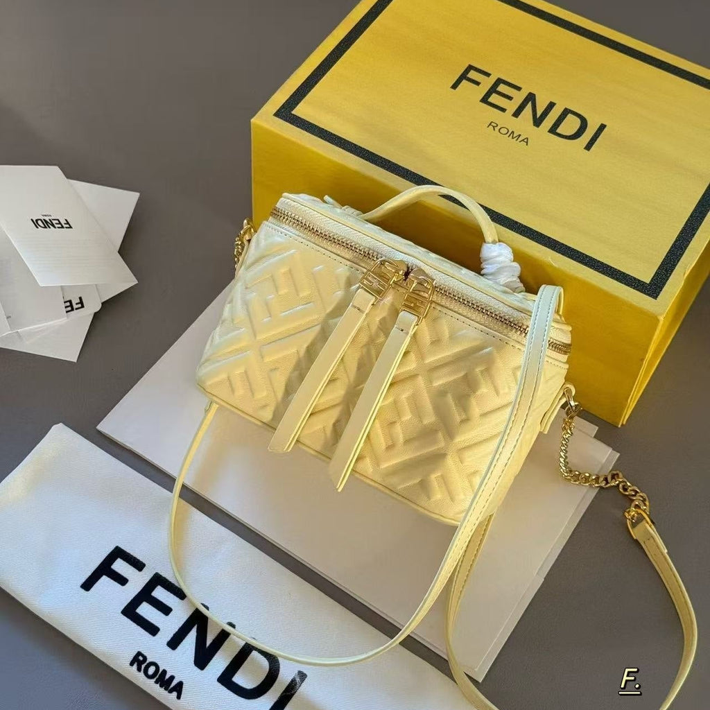 FENDI Mirror Original Bag: Chic PU Leather 💖👜