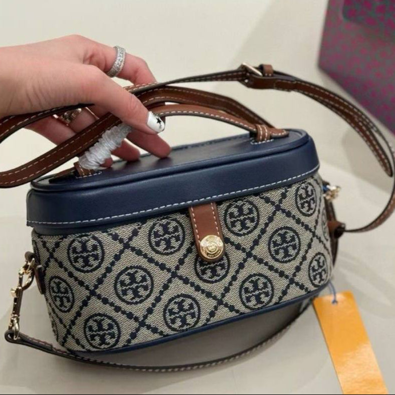 Tory Burch: Blue & Brown Chic Bag 💙👜