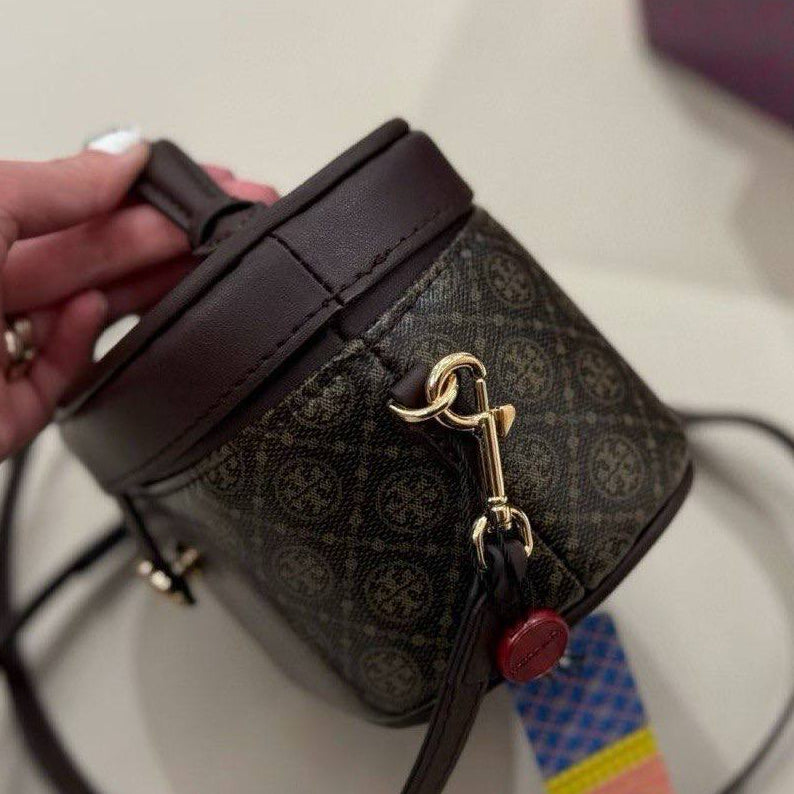 Tory Burch: Blue & Brown Chic Bag 💙👜