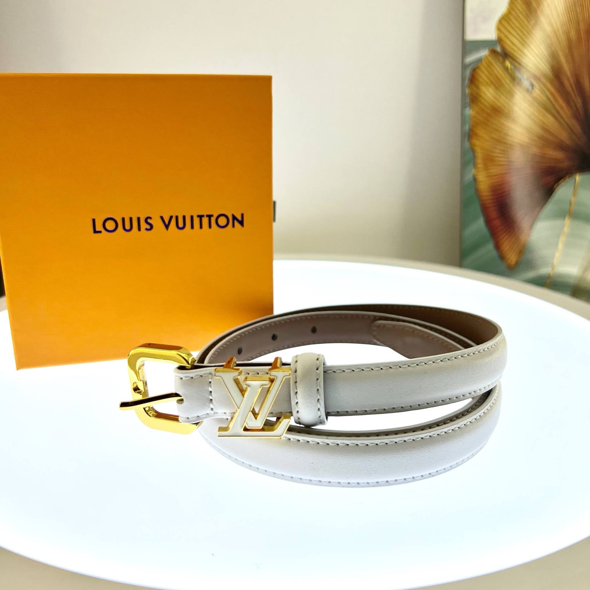 Elegant White Leather Belt with Gold Tone LV Logo Buckle ✨👜
