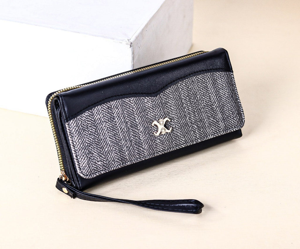 Sleek Tri-Tone Wallet 🖤🤍🤎