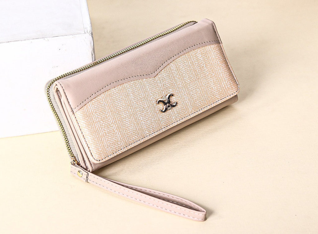 Sleek Tri-Tone Wallet 🖤🤍🤎