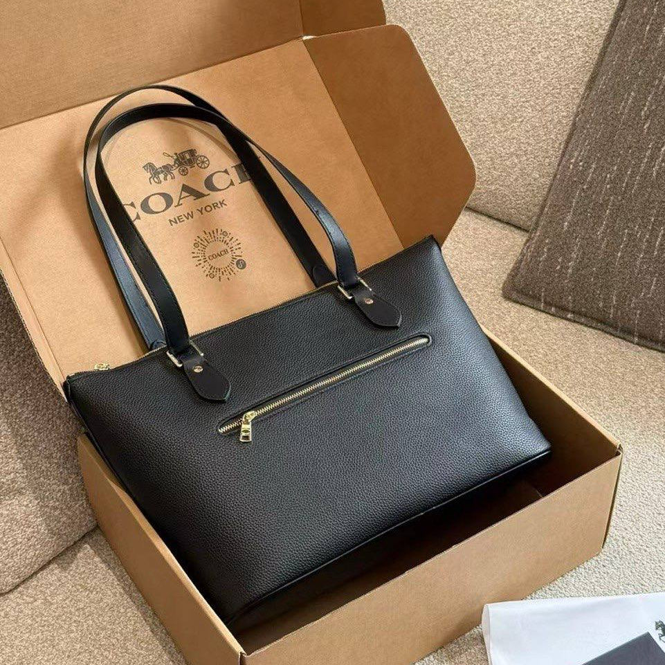 COACH Black Classic Carryall 👜🖤