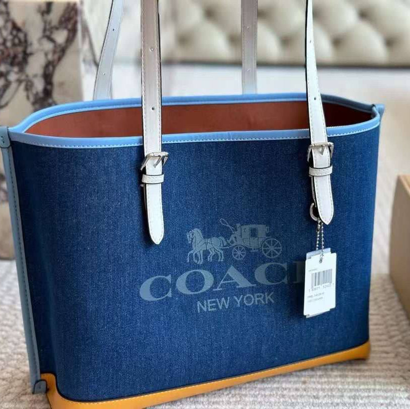 COACH Tote: Chic Carryall 🖤🤍❤️