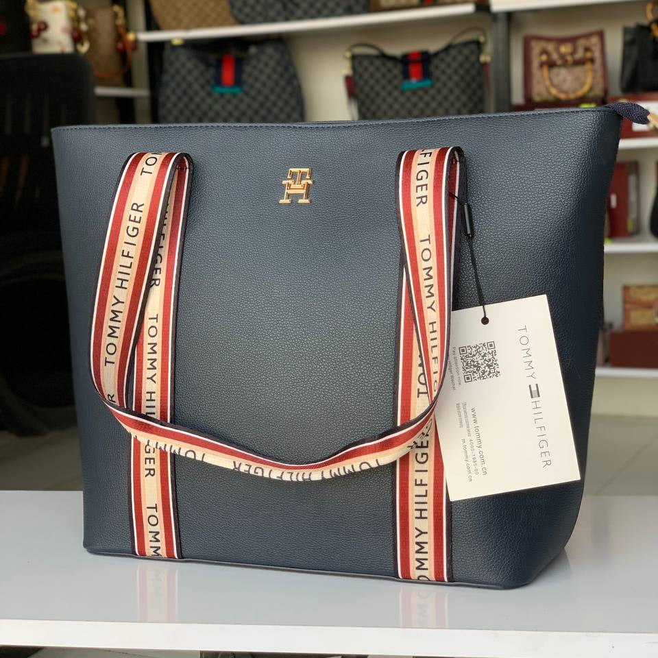 Tommy Hilfiger: Sleek Navy Carryall 👜🖤 Dust Bag Included