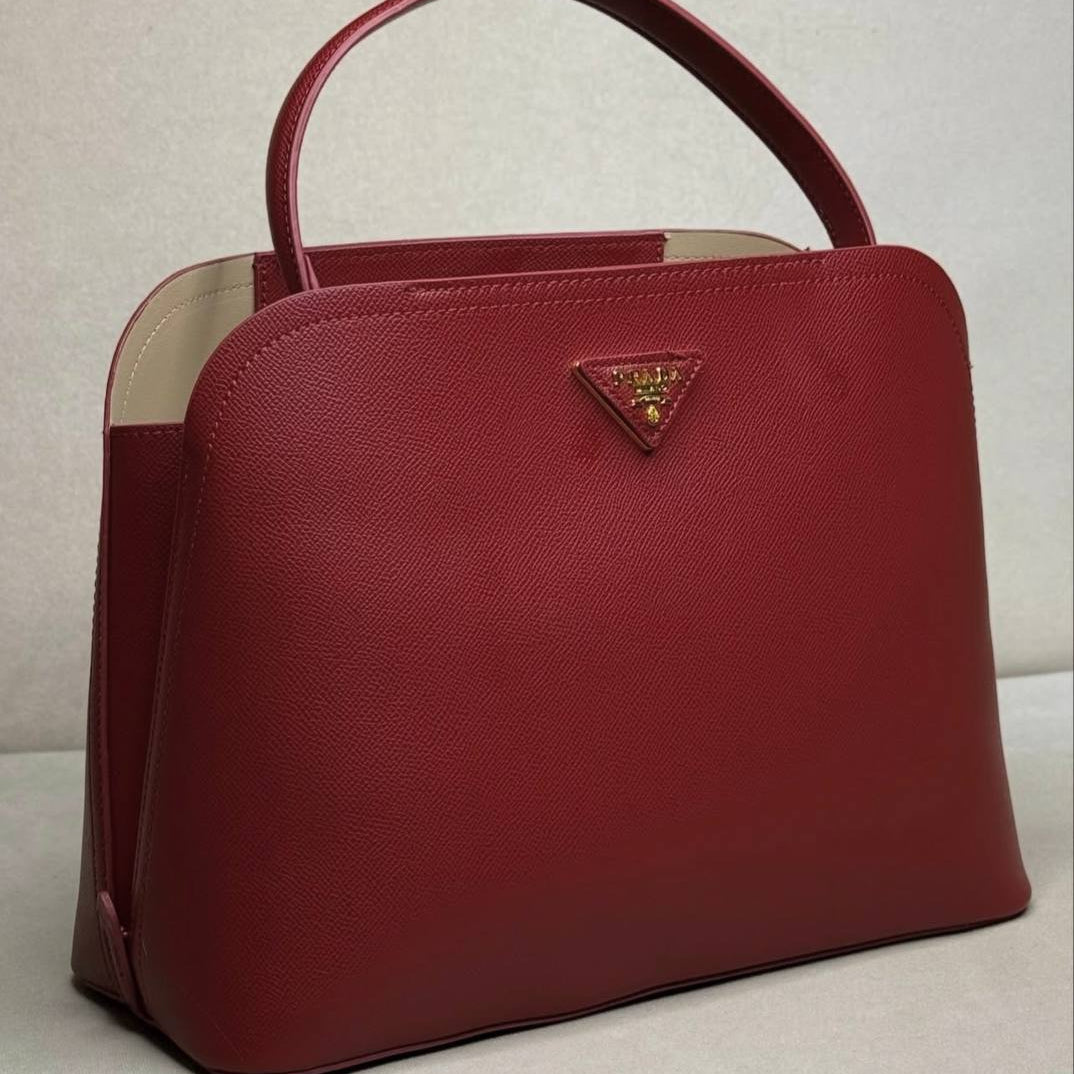 Prada: Gray-Green Satchel 👜🖤❤️