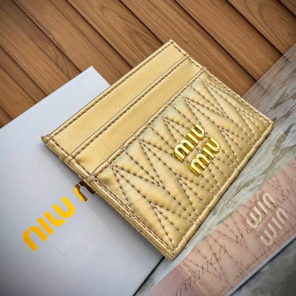 MIU MIU Chic Card Holder 💖🖤✨
