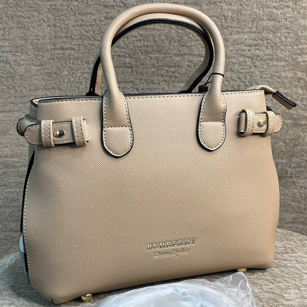 Burberry Classic Bag: Black, Beige & Red 👜🖤🤍❤️