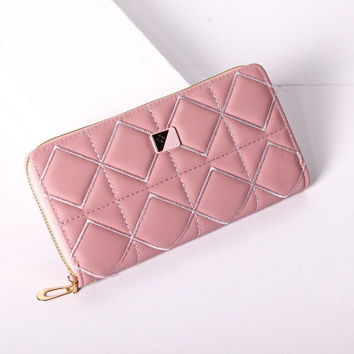 Quilted Chic Wallet 🖤💙💖