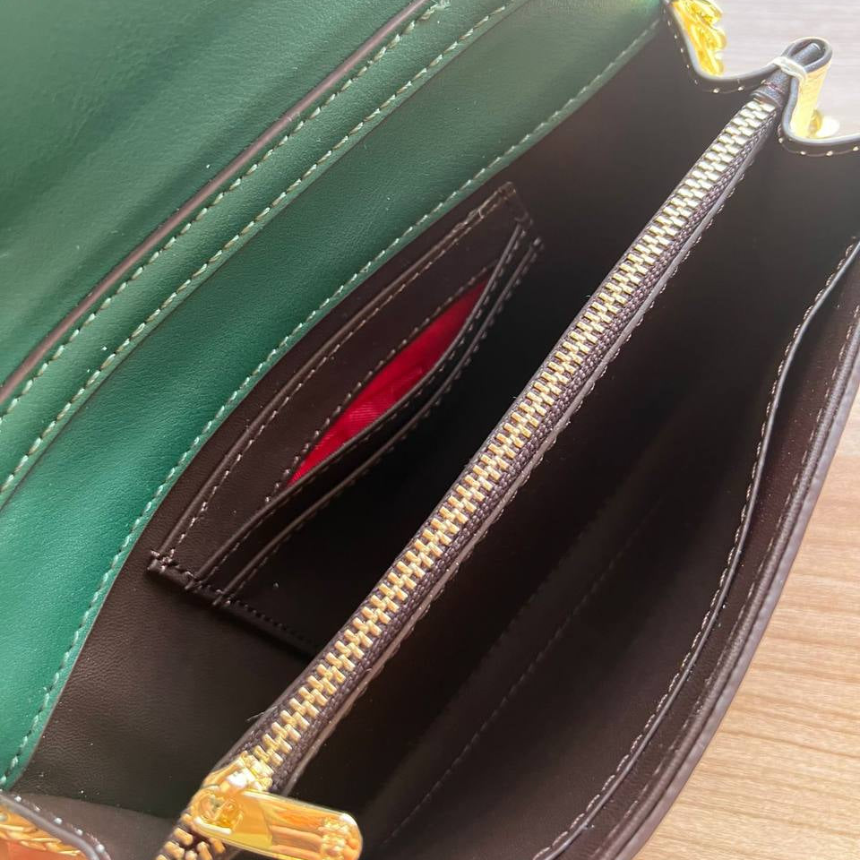 Chic CH Bag: Black 🖤 Brown 🤎 Red ❤️ or Green 💚
