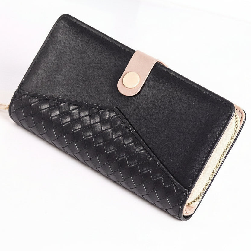 Sleek Bi-Fold Wallet 🖤💼