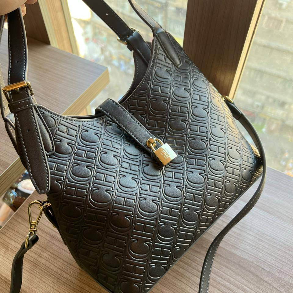 CH Bag: Burgundy Sophistication 👜🍷🖤