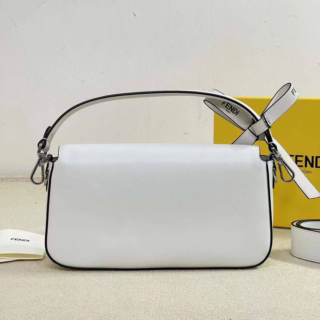 Fendi Baguette White 🤍 Chic Designer Bag