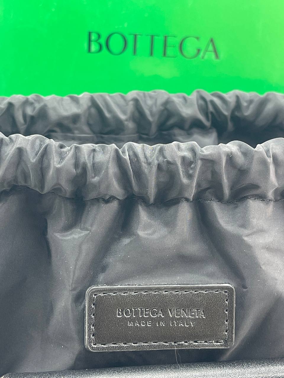 Bottega Veneta Intrecciato Point Pouch Bag in BLACK and BEIGE Leather 👜🖤✨