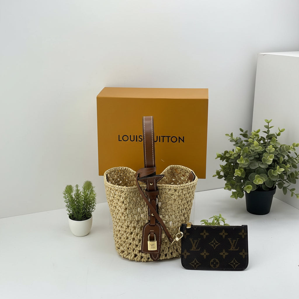 Louis Vuitton Beige & Brown Monogram Bag 👜